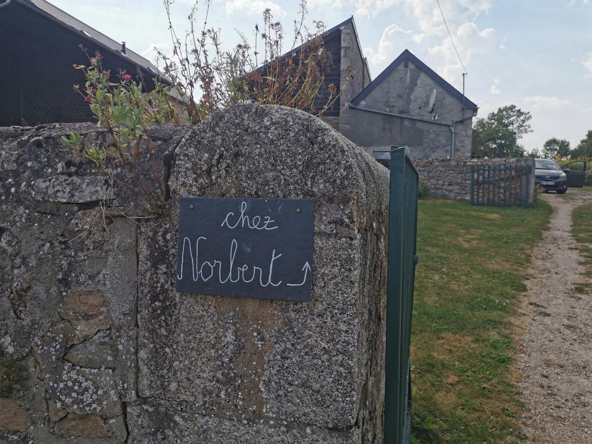 Vila Chez Norbert Quarré-les-Tombes Exteriér fotografie